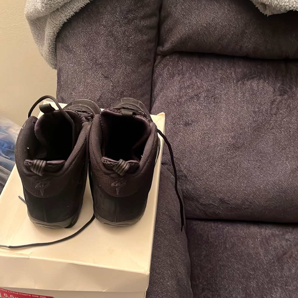 8 years old black suede foamposites in great condition